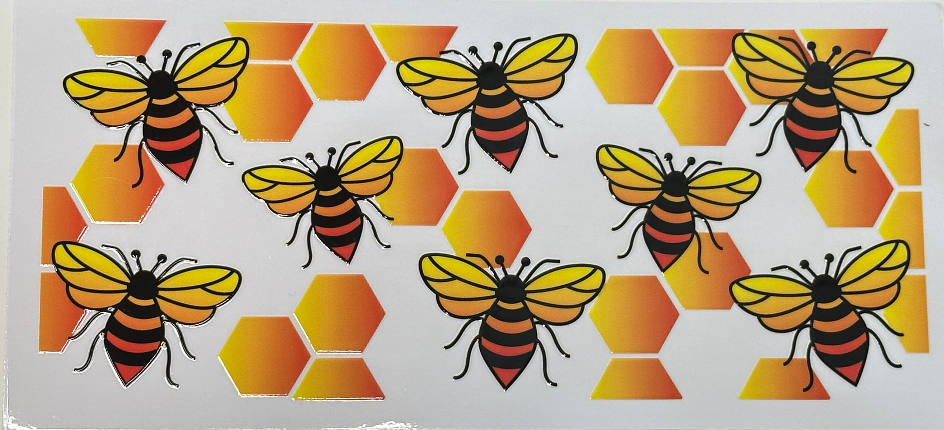 Bees and honeycomb pattern 